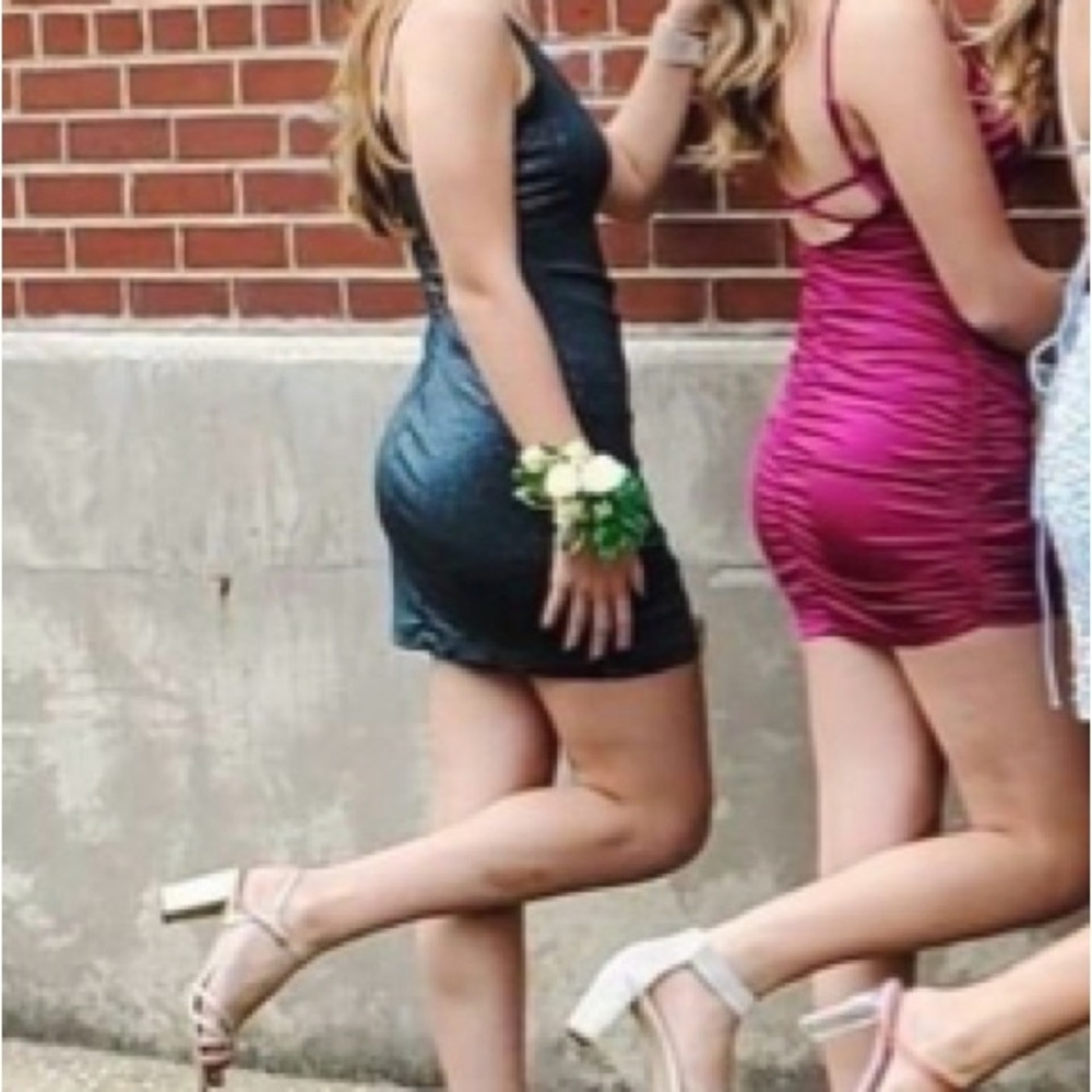 A emerald green homecoming dress